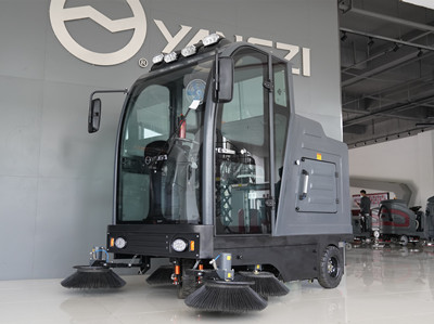 駕駛式掃地機(jī) 駕駛式掃地機(jī)