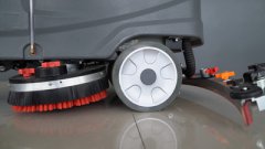 洗地機(jī)吸水扒無(wú)法下降？怎么調(diào)整